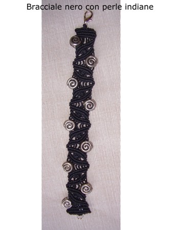 Bijoux: Bracciale nero con perle indiane, realizzato da Medi Cristina
