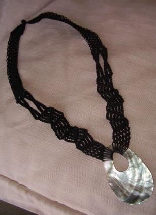 Bijoux: Collana nera, realizzata da Medi Cristina